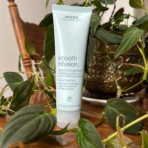 AVED SMOOTH INFUSION GLOSS STRAIGHTENER